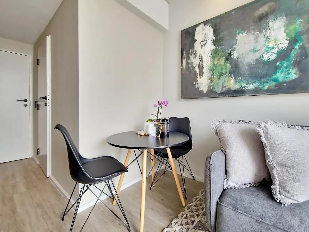 Apartment Bright Natural Light, Secure, Wifi,6Th Floor Views Cape Town South Africa